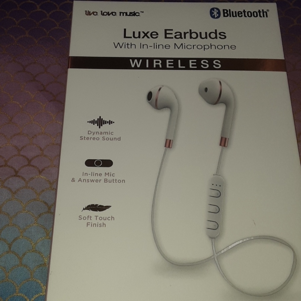 Wireless earbuds
